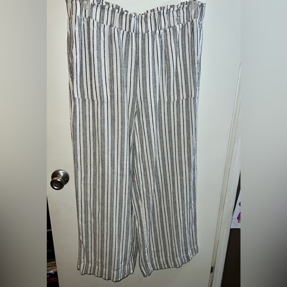 Time and Tru Black and White Striped Garment Women’s Large 12-14